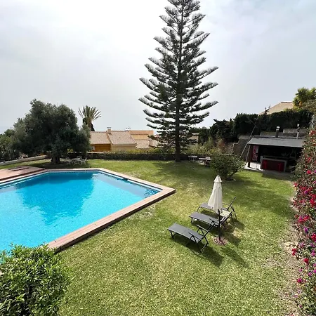 Gallos Villa